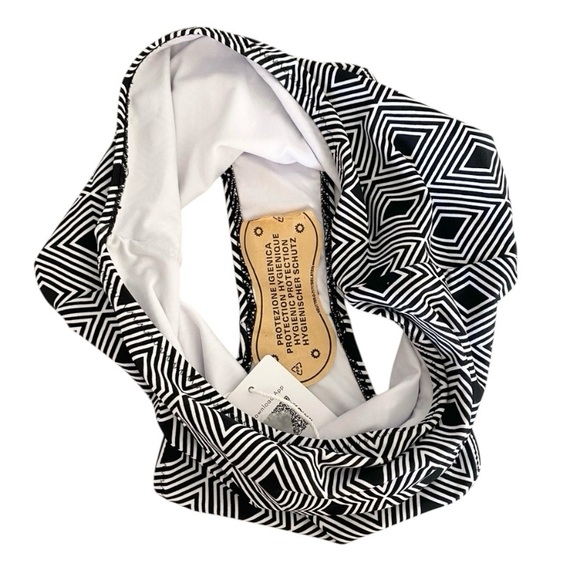 Cupshe Black and White Geometric High Waisted Swim Bikini Bottoms - Picture 4 of 6